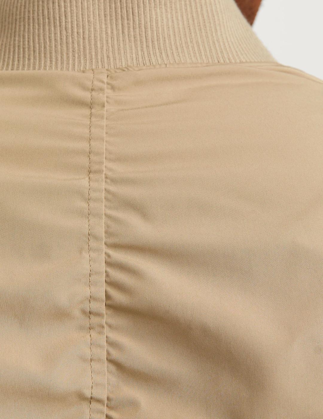 Chaqueta Jack & Jones KINETIC beige estilo bomber