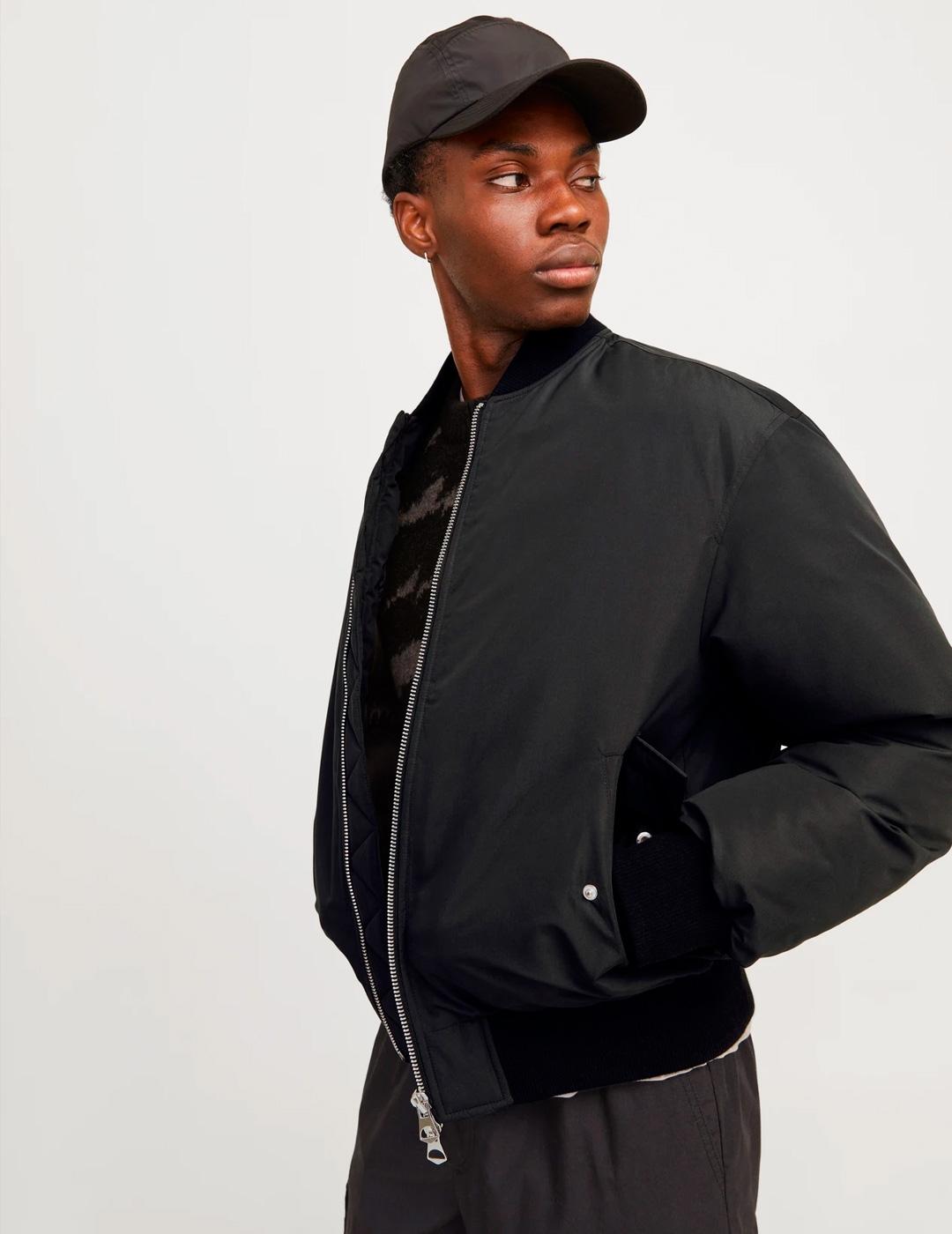 Chaqueta Jack & Jones KINETIC negro estilo bomber