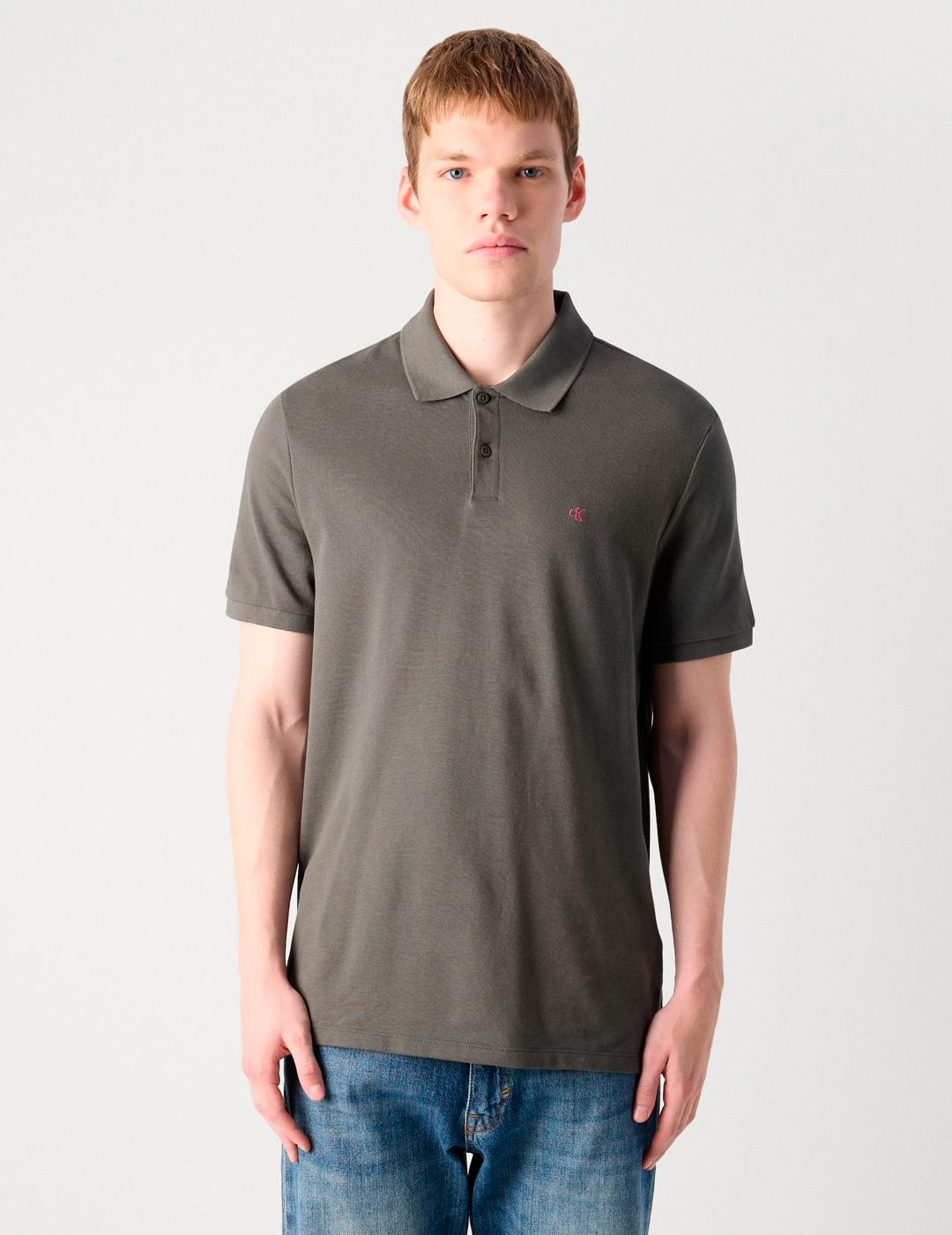 Polo Calvin Klein MONOGRAM gris beluga para hombre