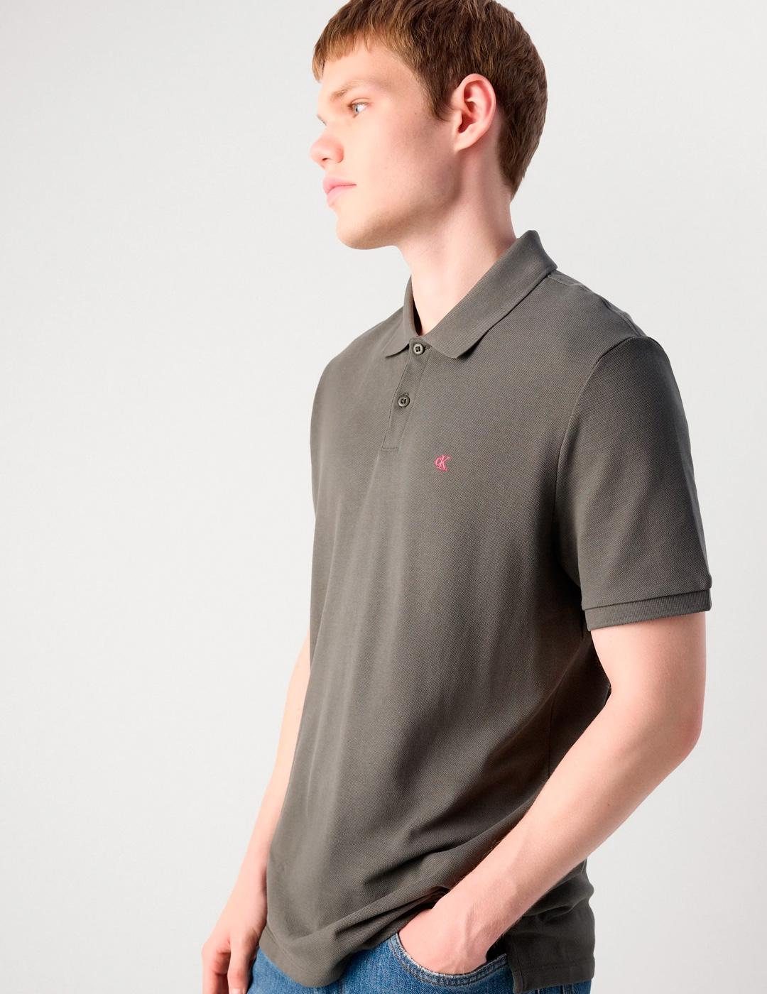 Polo Calvin Klein MONOGRAM gris beluga para hombre