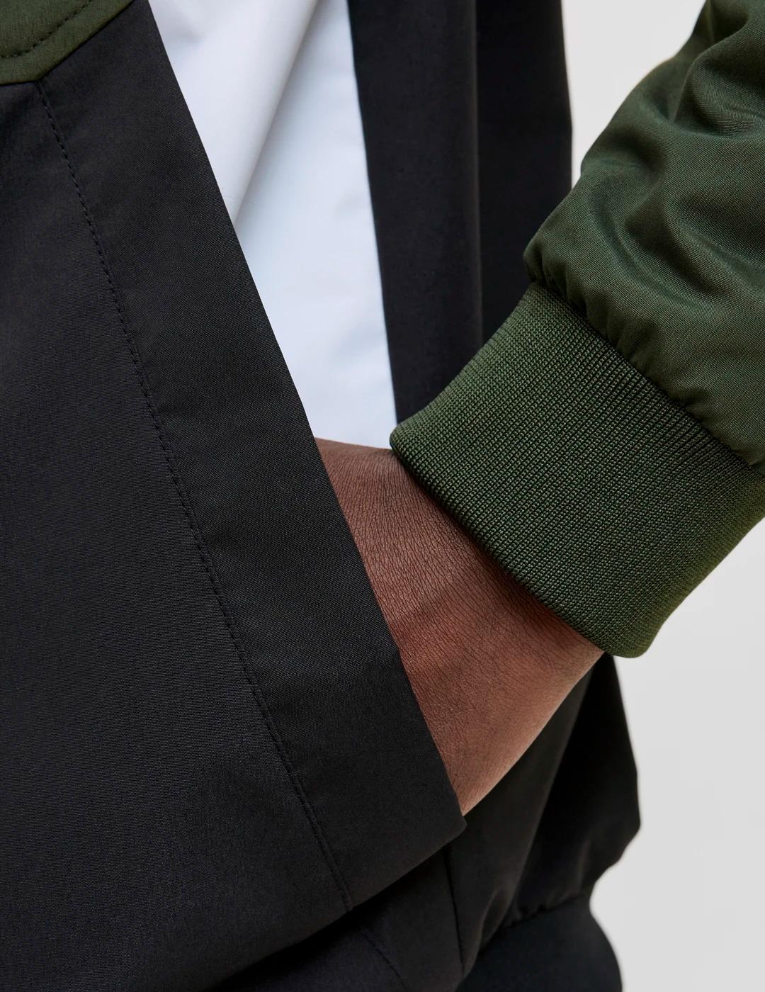 Chaqueta Jack & Jones RUSH bomber verde con capucha