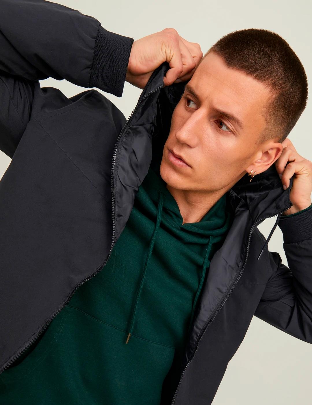 Chaqueta Jack & Jones RUSH bomber negro con capucha